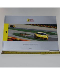 Libro Pubblicazione Ferrari Corse Clienti Corsi di Guida Pilota 2009 48 Pagine a 300g