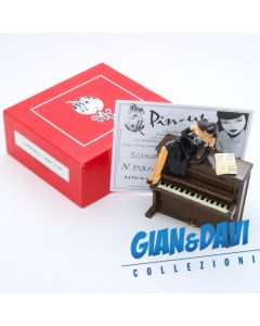 PP 5445 Berthet La Pin'Up sur le piano