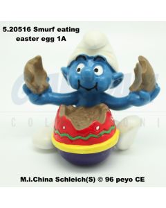 5.20516 520516 Smurf eating easter egg Puffo Mangia Uovo 1A