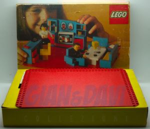 1974 Lego 264 Livingroom with 2 Figures + Box