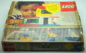 1977 Lego 2 Medium Basic Set+ Box