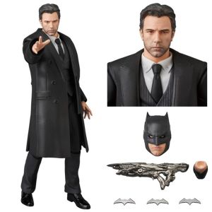 Medicomtoy Mafex DC Comics Justice League Bruce Wayne