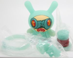 Kidrobot Project The 13 Dunny Series Re Color - Dr. Noxious 3/40