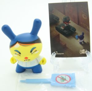 Kidrobot Dunny Art of War - Luihz Unreal 1/20