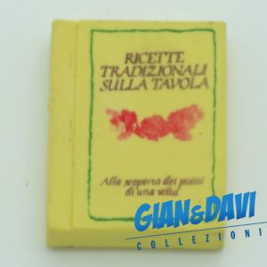 MB-G-C Libro Ricette tradizionali sulla tavola