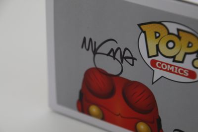 Funko Pop Comics 01 Hellboy 22715 Hellboy SIGNATURE Mike Mignola 01