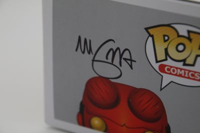 Funko Pop Comics 01 Hellboy 22715 Hellboy SIGNATURE Mike Mignola 03