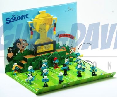 PUFFI CALCIATORI EDEKA CON DIORAMA