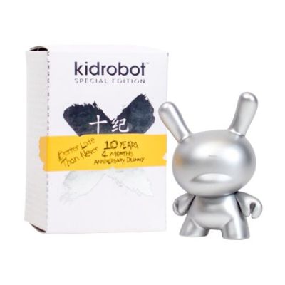 Kidrobot - 10th Anniversary Dunny Grey