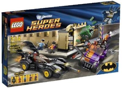 Lego DC Comics Super Heroes 6864 Batmobile and the Two-Face Chase A2012
