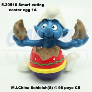 5.20516 520516 Smurf eating easter egg Puffo Mangia Uovo 1A
