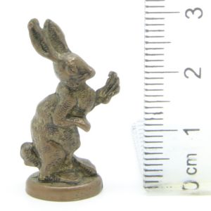 Ferrero Kinder Ü-Ei Soldatini Metallfiguren Tiere auf Sockel - Kaninchen - Messing