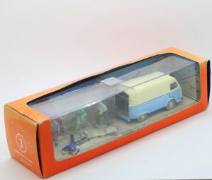 Tintin Transport Diorama 29103 Ambulance Explorers on the Moon BOX ROVINATO B