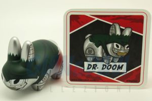 Kidrobot Vinyl - Labbit Marvel 1 - Dr. Doom 2/20